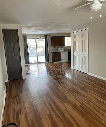 Living-dining area