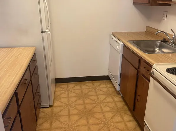 3 Stratford Dr #205, Wheeling, WV 26003