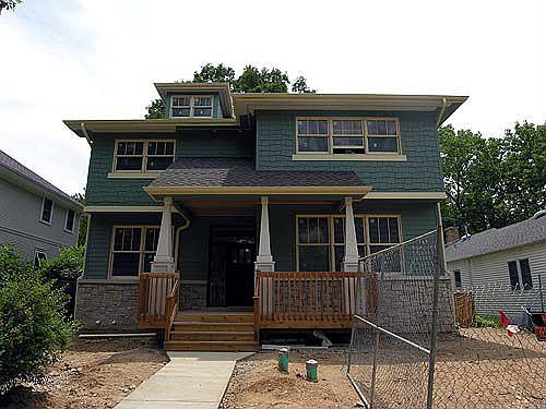 1st image of 2025 Schiller Ave