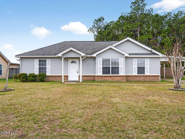10617 Maple St, Ocean Springs, MS 39565