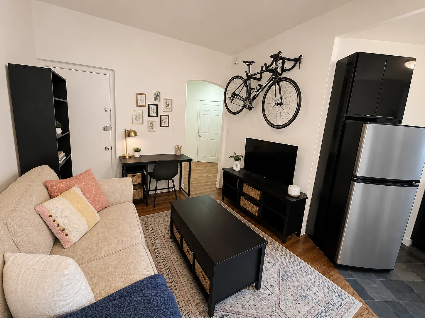 1 bed, 550 sqft, $2,400 — Photo 3
