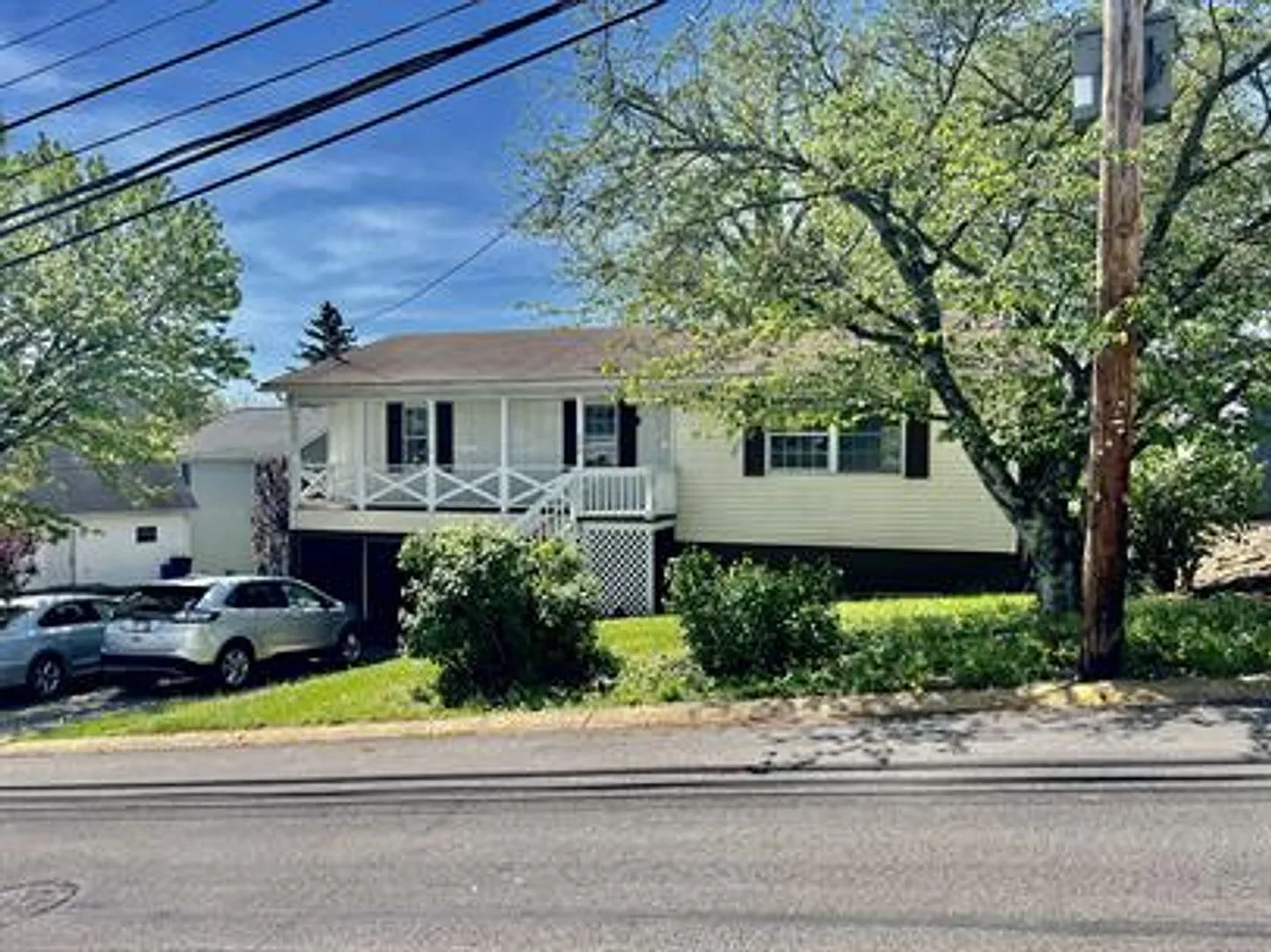 736 Dayton - College Rental Home — Photo 1