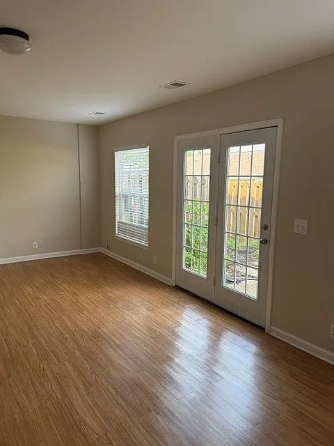 3 bed, 1327 sqft, $1,850 — Photo 4