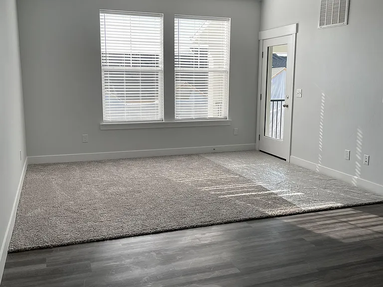 302 W 435 N #1-R-302 — Photo 22