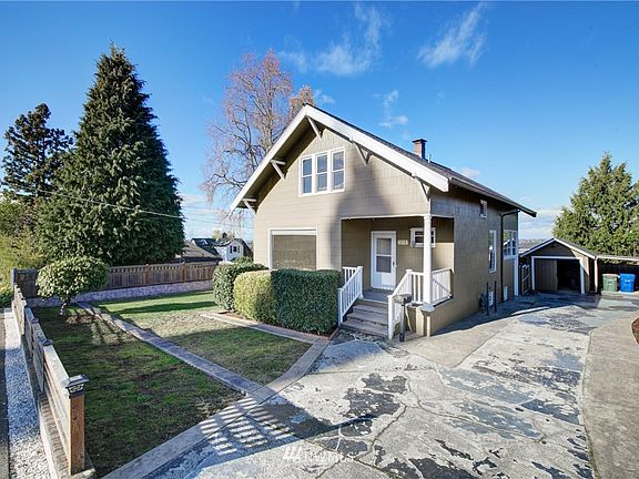 Craftsman curb appeal just can't be beat!