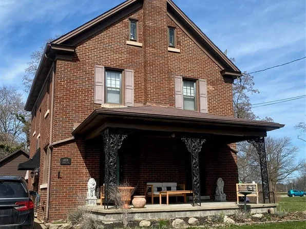 4858 Terrace Dr, Niagara Falls, NY 14305