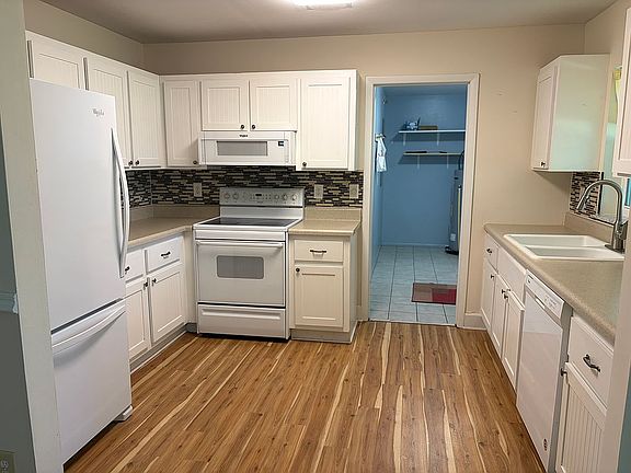 Nice updated kitchen