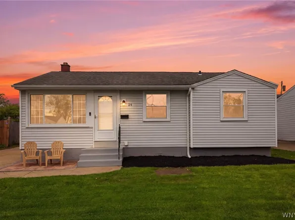 24 Patton Ln, Cheektowaga, NY 14225