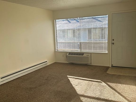 2nd image of 1003 S 41st Ave #3