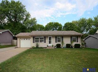 5501 Stonecliffe Dr, Lincoln, NE 68516