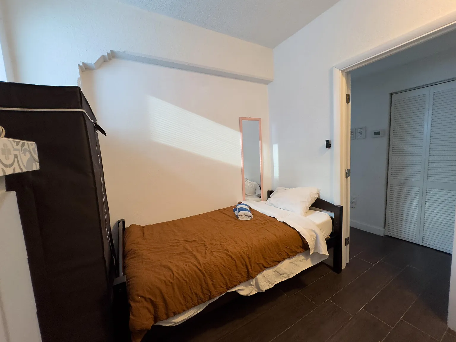 4 bed, 2.0 bath, 1300 sqft, $1,200 — Photo 1