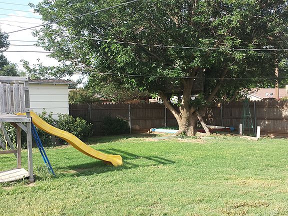 3rd image of 816 6th Pl