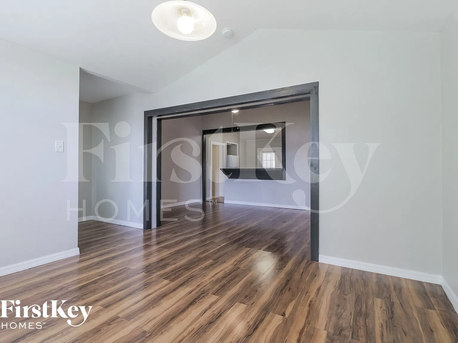 4 bed, 3.0 bath, 1706 sqft, $2,595 — Photo 3
