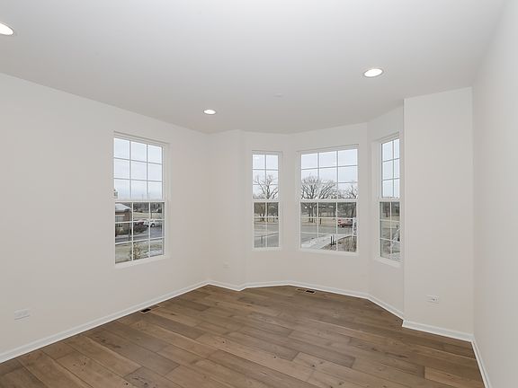 3rd image of 12704 W Belmont 21.03 Ct
