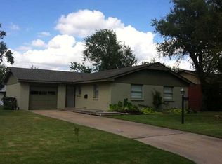 109 NE 7th St, Moore, OK 73160