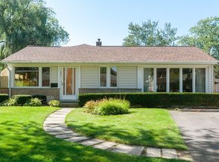 1044 Midway Rd, Northbrook, IL 60062