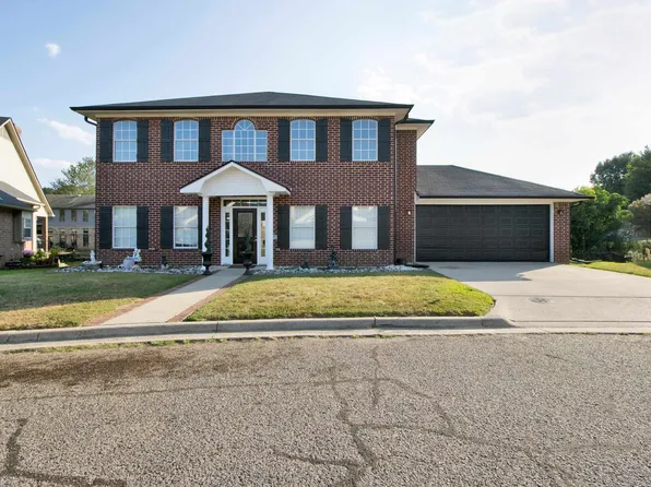 204 Millpond Dr, Longview, TX 75604
