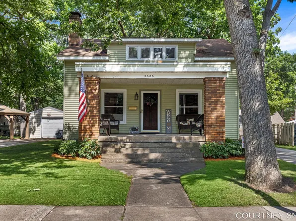 2626 Forest Grove Ave SW, Wyoming, MI 49519