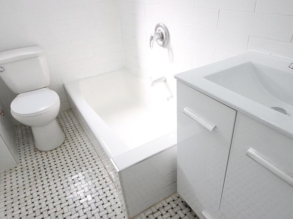 3rd image of 1045 Union St #3M