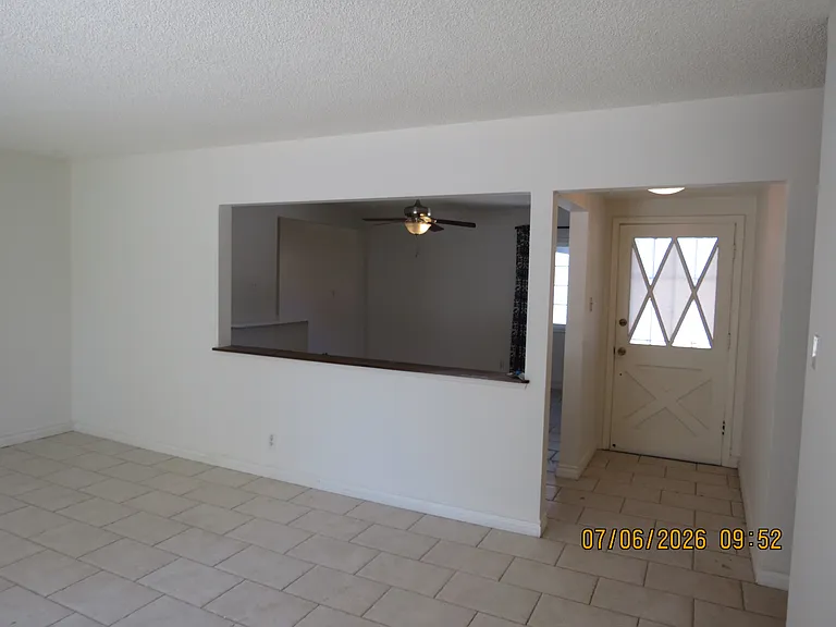 1448 Grove Ave — Photo 5