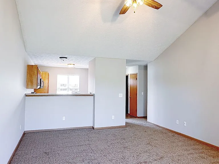 2332 Hopkins Dr — Photo 11