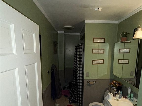 3rd image of 496 Tucker St