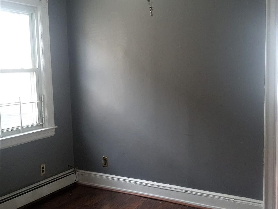 2nd image of 11423 120th St Floor 2