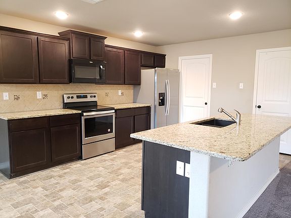 4th image of 4006 Corinne Dr