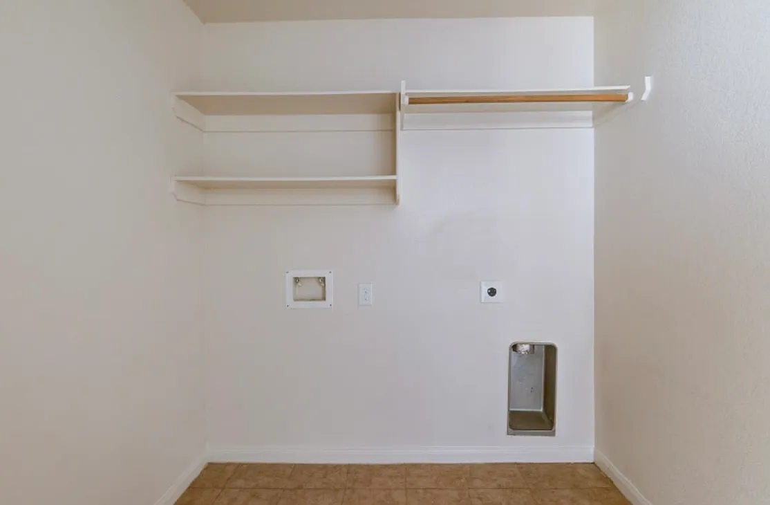 3 bed, 1200 sqft, $1,575 — Photo 3