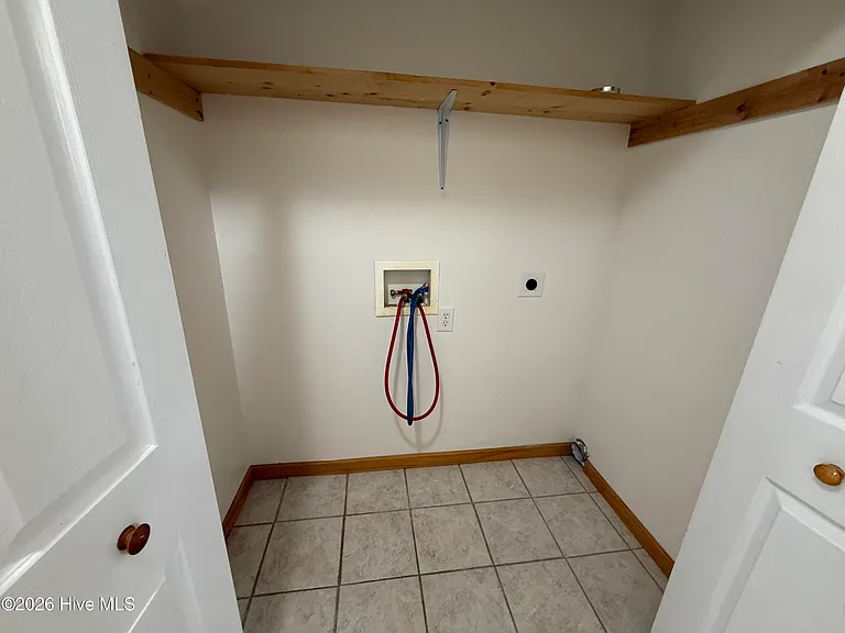 121 Arabian Ln #A — Photo 12