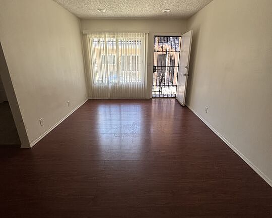 4th image of 10630 Crenshaw Blvd #3