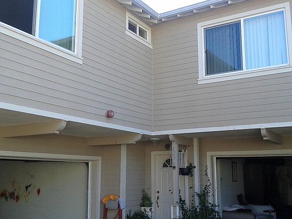 2nd image of 625 N Wilson Ave