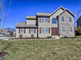 937 Willow Ridge Dr, York, PA 17404