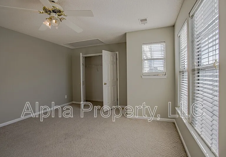 120 Windsong Dr — Photo 28