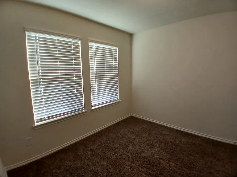 308 Samuel St — Photo 26