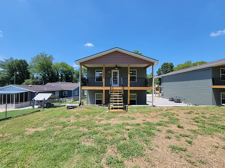 517 Hendrickson St #B — Photo 2