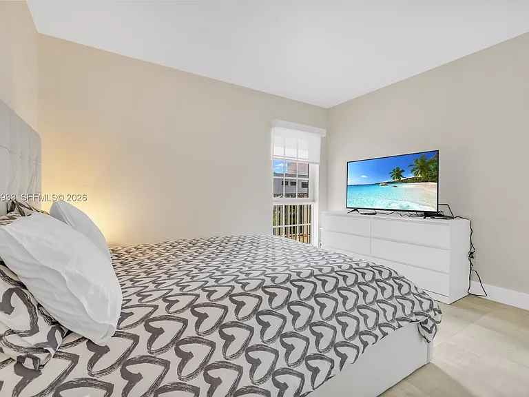 290 Sunrise Dr #312 — Photo 10