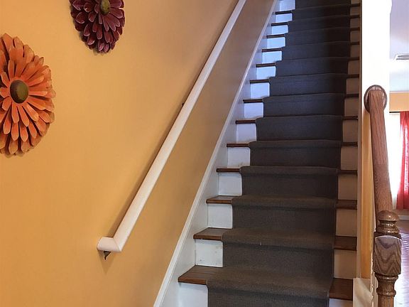 3rd image of 2719 Valley Green Dr