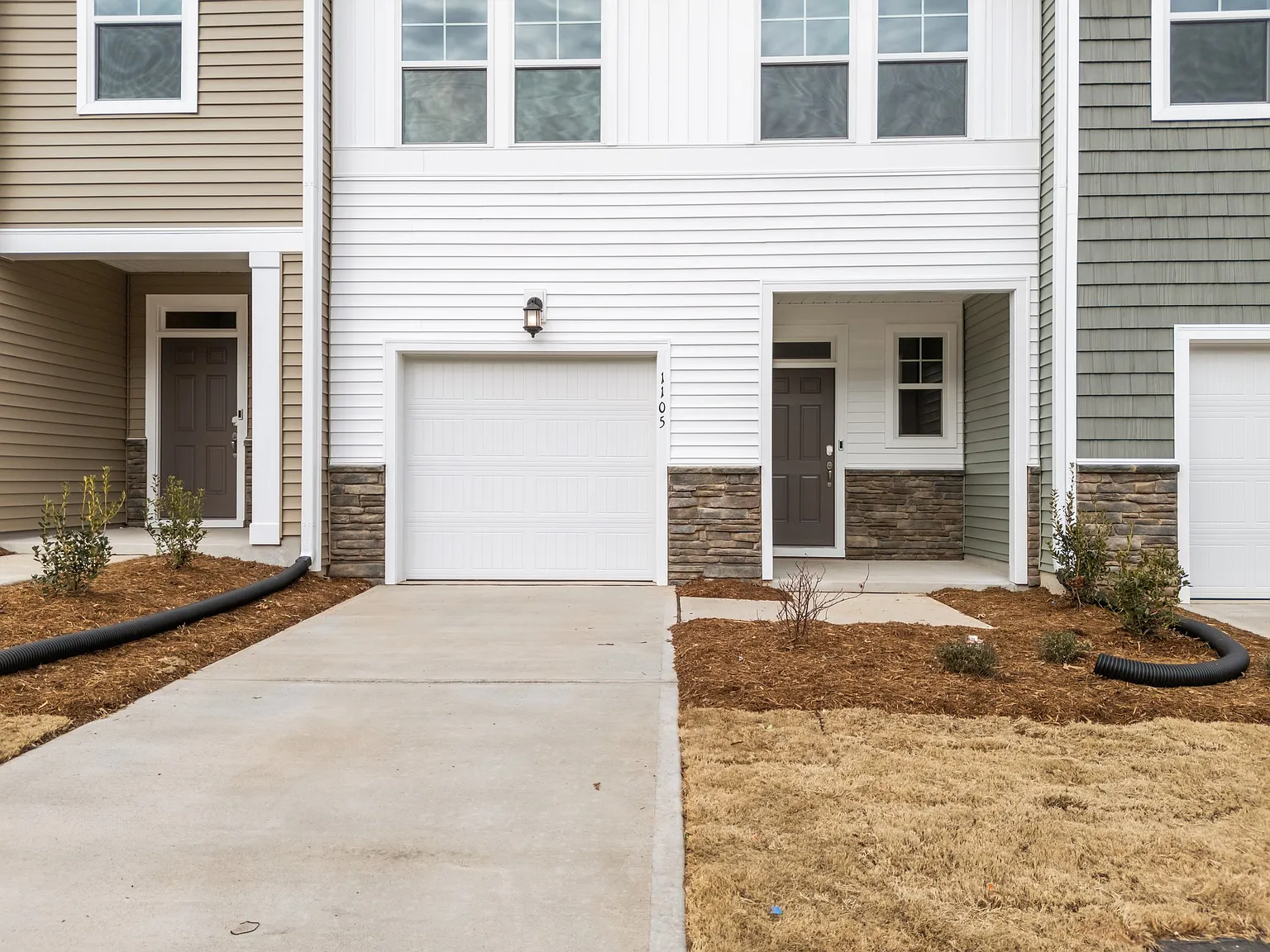 3 bed, 2.5 bath, 1800 sqft, $2,200 — Photo 4