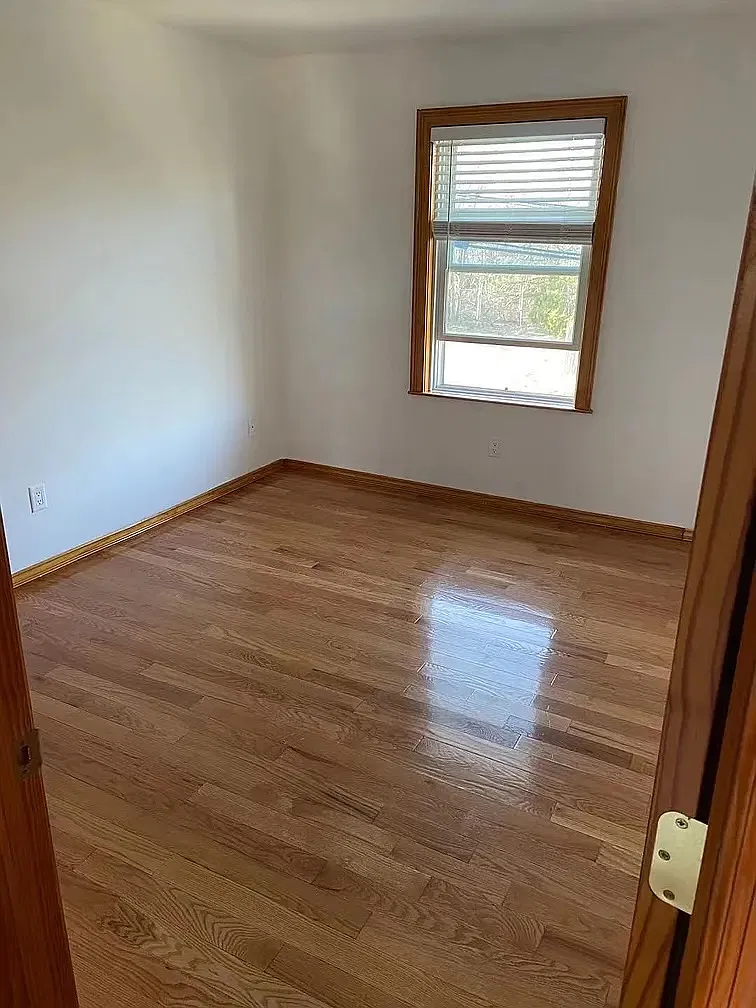 Renee Pl, Commack — Photo 3