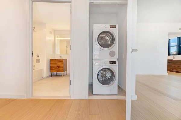 Rented by REAL New York | media 21