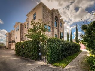 1110 Birdsall St, Houston, TX 77007