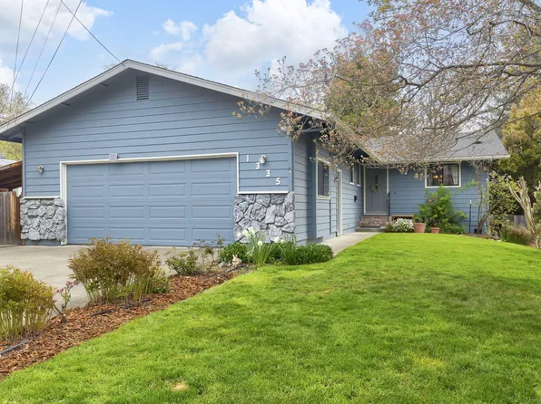 1335 NW Prospect Ave, Grants Pass, OR 97526