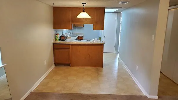 3 bed, 2.5 bath, 1800 sqft, $1,795 — Photo 3