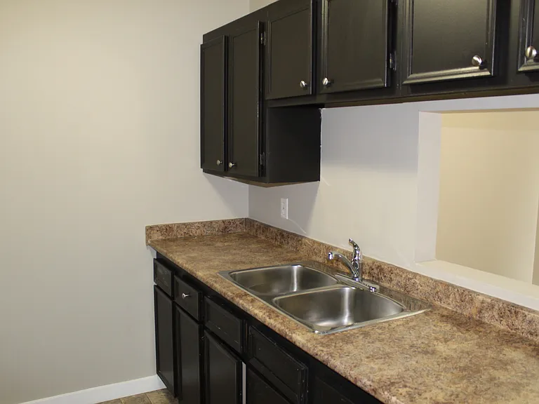 615 Confederation Dr — Photo 9