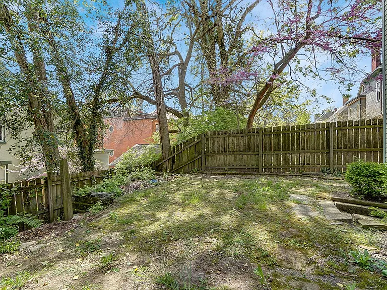 2546 Ingleside Ave #2 — Photo 32