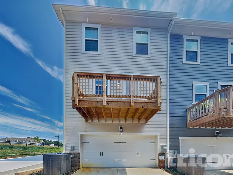 13869 Hill St — Photo 18