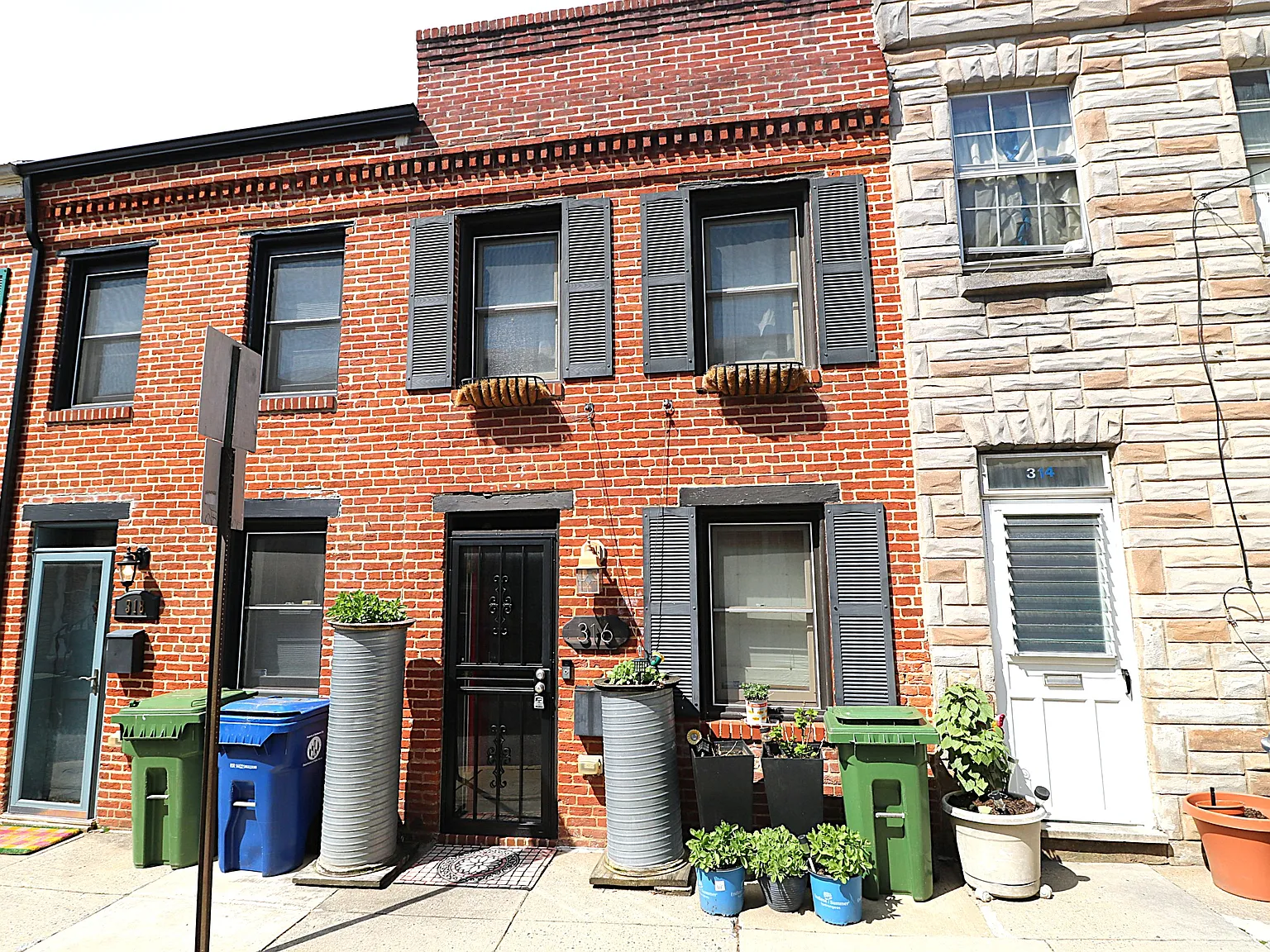 2 bed, 1272 sqft, $2,000 — Photo 2