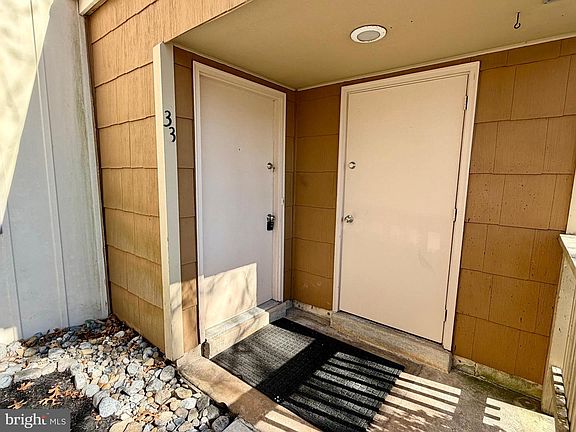 2nd image of 33 Georgetown Rd