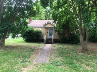 1121 Mona Dr, Charlotte, NC 28206